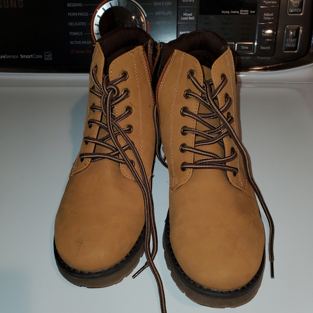 Boys linden booties